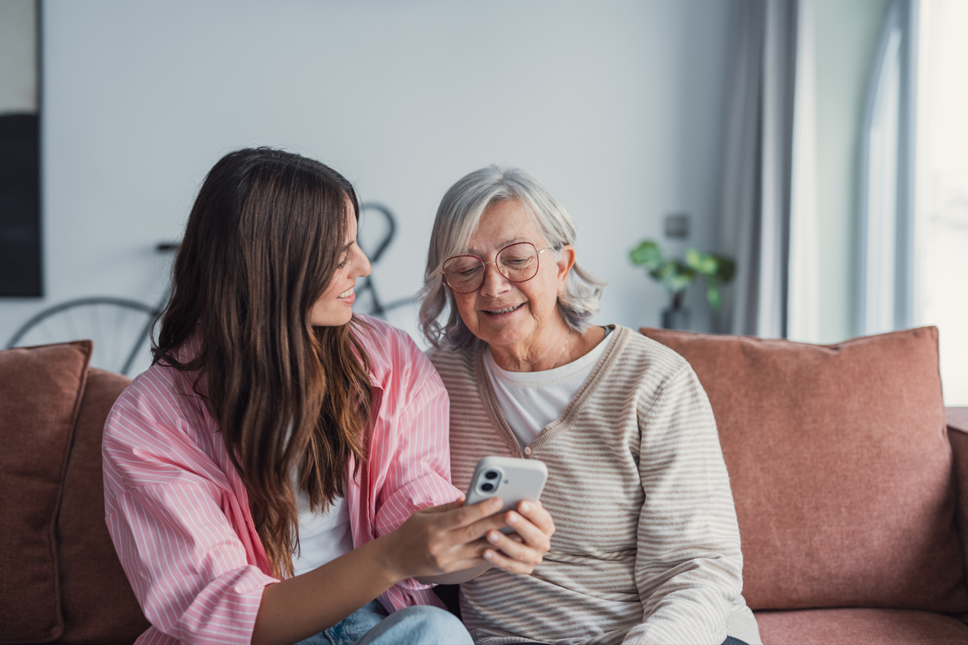 Five Signs It’s Time to Help an Aging Parent